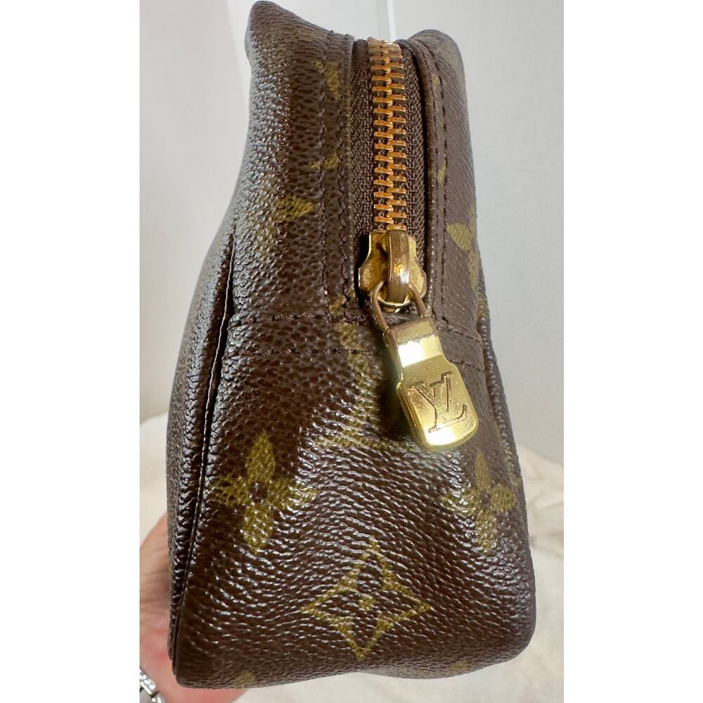 Louis Vuitton Monogram Toiletry Pouch 19 Cosmetic Bag w/ Box - Picture 6 of 16